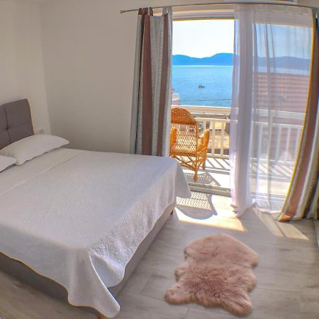 Apartments By The Sea Gradac, Makarska - 13181 Gradac  Eksteriør billede