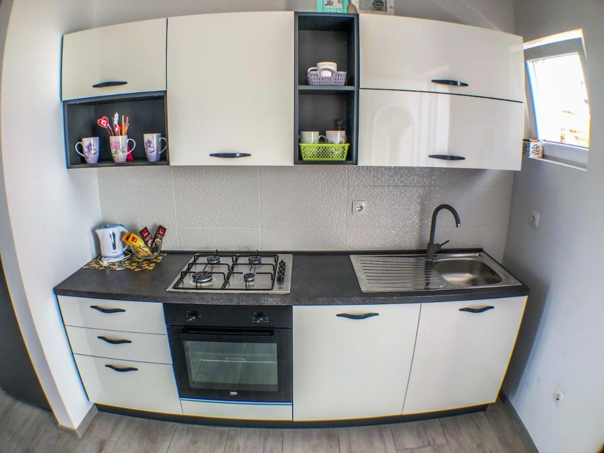 Apartments By The Sea Gradac, Makarska - 13181 Gradac  Eksteriør billede